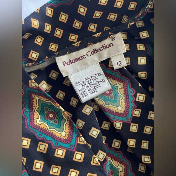 Vintage Elegant Black and Gold Patterned Skirt - Picture 4 of 5